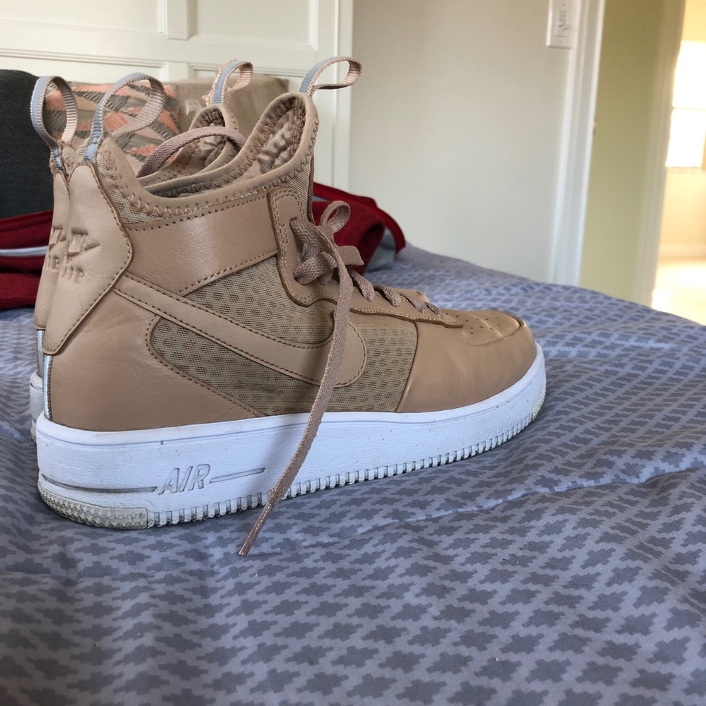 Valencia Tan mid Air Force 1’s